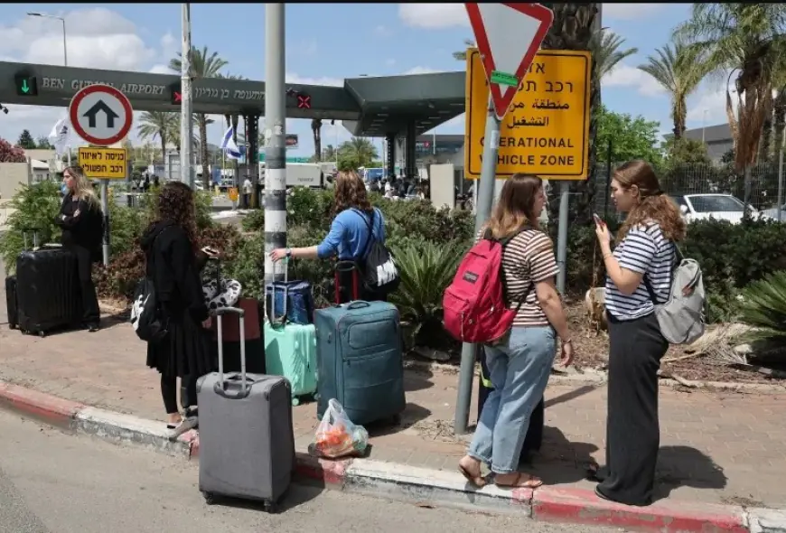إسرائيل تعلق الرحلات الجوية بعد اعتراض صاروخ يمني