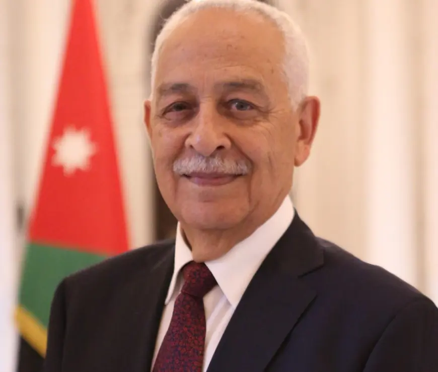 العيسوي ينقل لطاهر المصري تمنيات الملك وولي العهد له بالشفاء العاجل