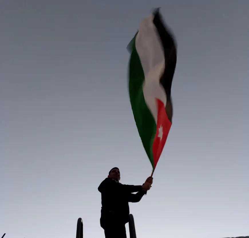 الرواشدة يكتب: عيد الاستقلال الـ79.. مسيرة مجد تتجدد بالعز والوفاء