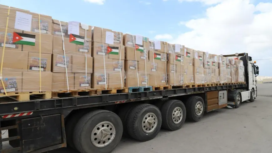 مركز الملك سلمان للإغاثة والهيئة الخيرية يدشنان مشروع المساعدات الغذائية الطارئة