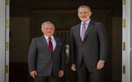 الملك يلتقي العاهل الإسباني في مدريد