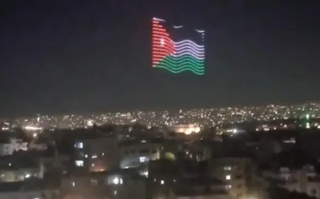 عروض للدرون احتفاء بفوز المنتخب على نظيره العُماني