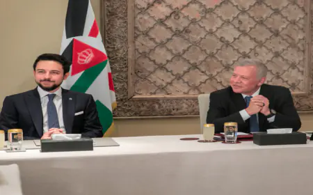 ولي العهد مهنئا الملك بعيد الجلوس: دمت يا سيدي رمزا للفخر والعزة