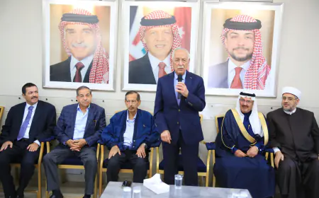 مندوبا عن الملك وولي العهد.. يعزي العيسوي عشائر المجالي والغزاوي (صور)