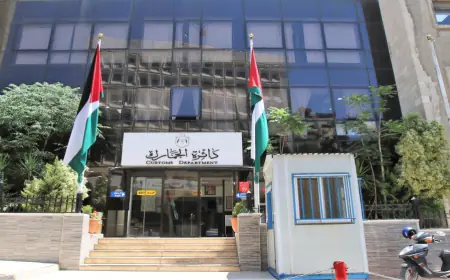 الجمارك تباشر بتنفيذ قرار مجلس الوزراء بتخفيض نسبة الضريبة على السيارات