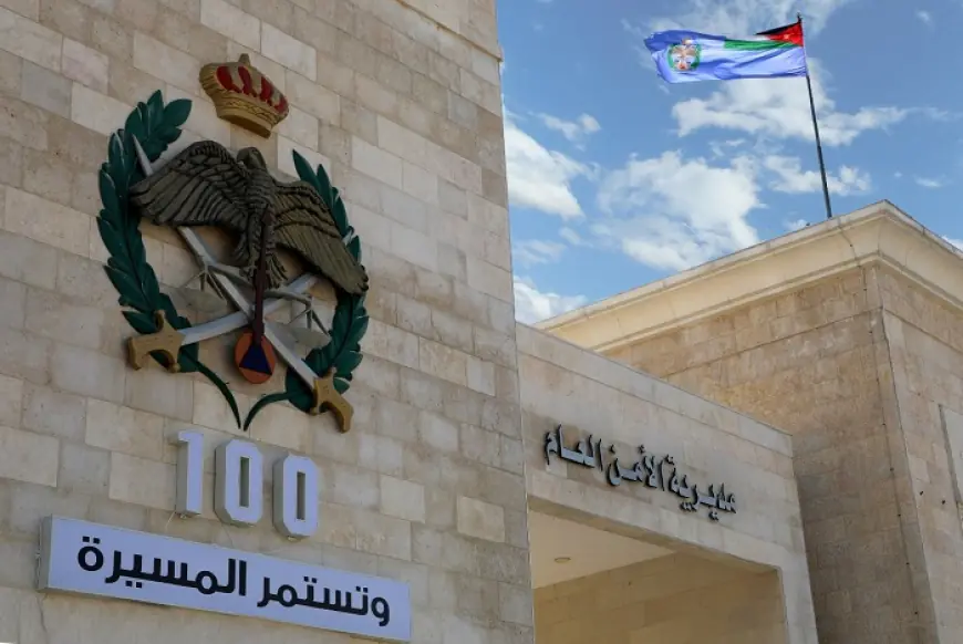 وحدة الجرائم الإلكترونية تضبط ثلاثة أشخاص احتالوا مالياً على مواطنين