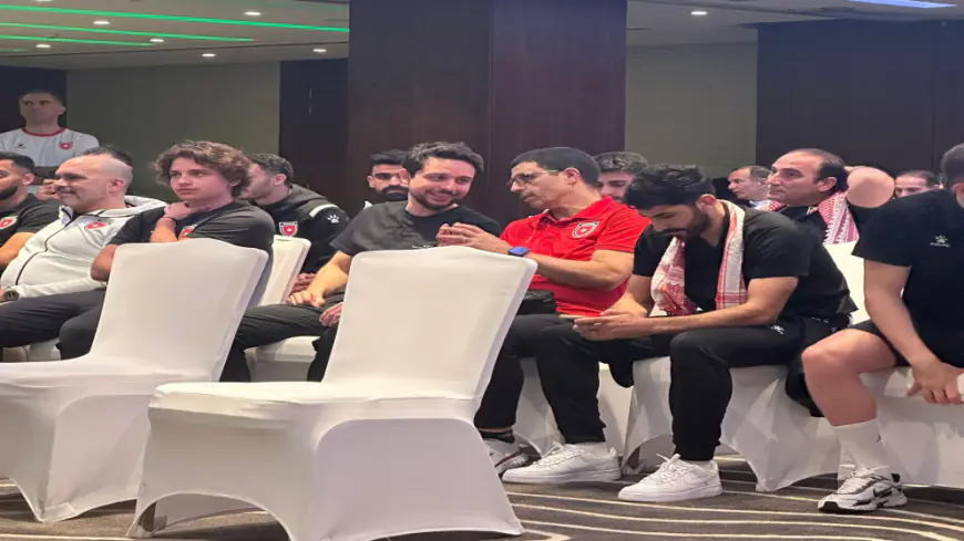 ولي العهد والأميران علي وهاشم يتابعون مباراة العراق وكوريا الجنوبية برفقة النشامى