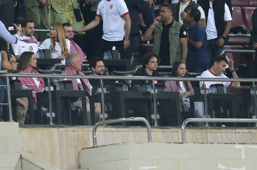 الملك والملكة يصلان إلى الملعب لمؤازرة النشامى