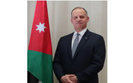 الأمير فيصل بن الحسين يؤدي اليمين الدستورية نائبا للملك