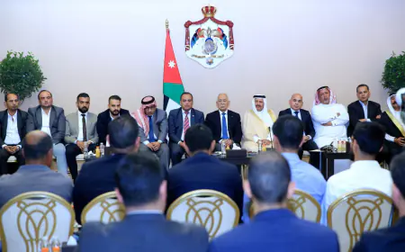 العيسوي يلتقي وفدا من عشائر الدعجة في الديوان الملكي