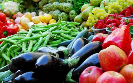 سوق الجملة المركزي يستقبل أكثر من 3700 طن من الخضار والفواكه والورقيات