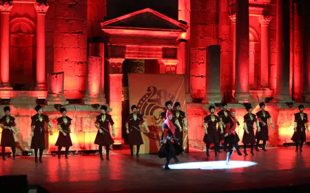 مهرجان جرش: فرقة ( نادي الجيل ) تقدم فلكلور وتراث الشركس على المسرح الجنوبي