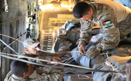 الأردن ينفذ إنزالا جويا لمساعدات إغاثية على قطاع غزة بالتعاون مع الإمارات