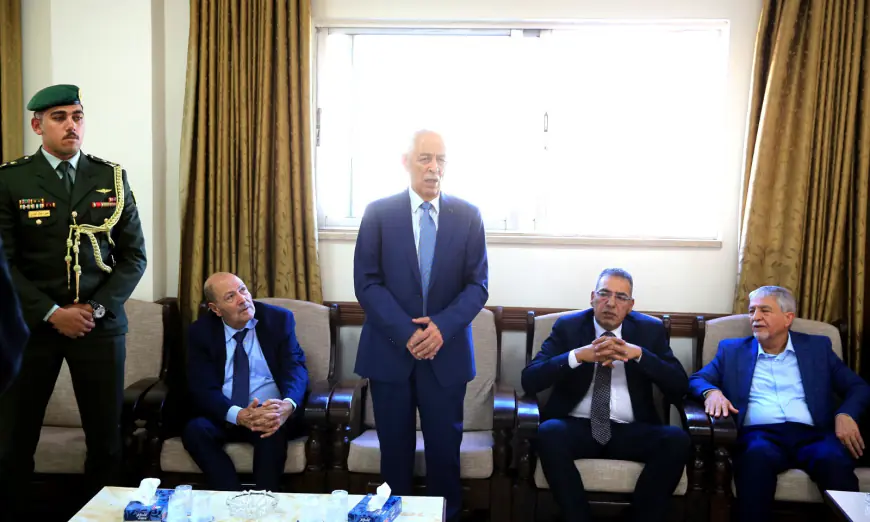 مندوبا عن الملك وولي العهد.. العيسوي يعزي أبو هنية وأبو جاموس