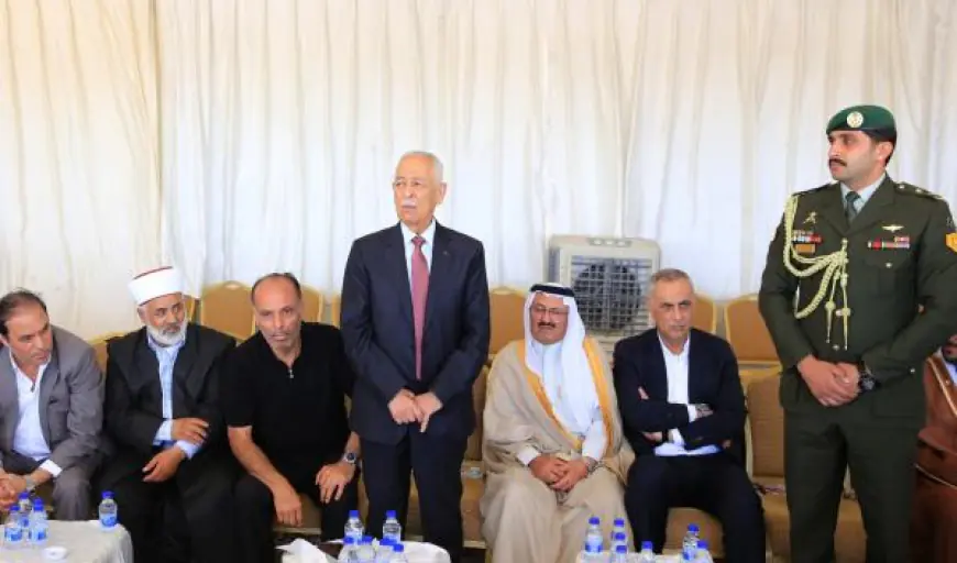 مندوبا عن الملك وولي العهد .. العيسوي يعزي قبيلة بني صخر وآل قمحية (صور)