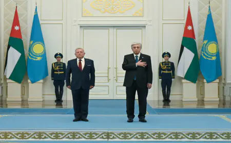 الملك ورئيس جمهورية كازاخستان يعقدان مباحثات في أستانا