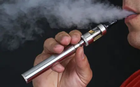 تمديد العمل بقرار التخليص على  السجائر الإلكترونية وسوائلها المخزنة  لمدة شهر