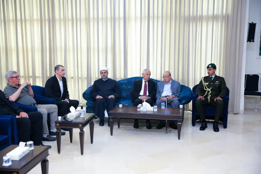 مندوبا عن الملك وولي العهد.. العيسوي يعزي بوفاة نجل رئيس الوزراء الأسبق المفتي