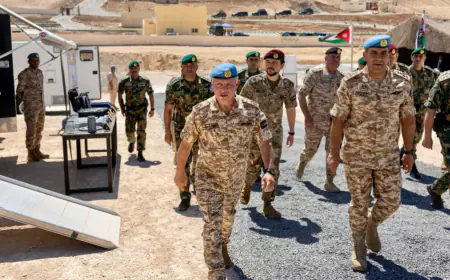 الملك يرافقه ولي العهد يزور مديرية سلاح الهندسة الملكي