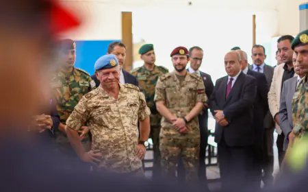 الملك يرافقه ولي العهد يزور مدرسة حسن أبو الهدى الثانوية الشاملة للبنين في الزرقاء