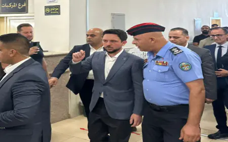 ولي العهد يتفقد قسم ترخيص غرب عمّان