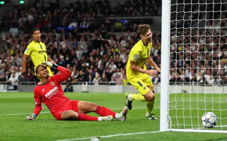 حارس فياريال يسجل في مرمى فريقه أمام توتنهام بطريقة غريبة (فيديو)