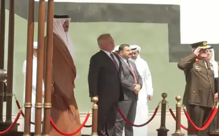 الملك يستقبل أمير قطر في مطار ماركا