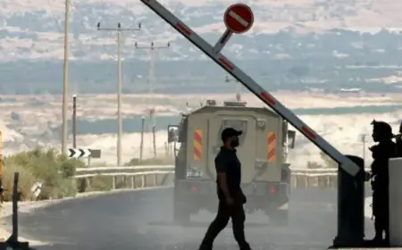 الاحتلال يغلق معبر الكرامة ويجبر الحافلات على العودة لأريحا