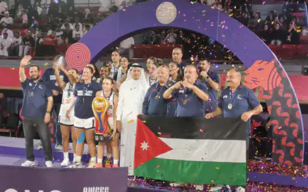 الفحيص يتوج بلقب البطولة العربية لكرة السلة للمرة الثانية (صور)