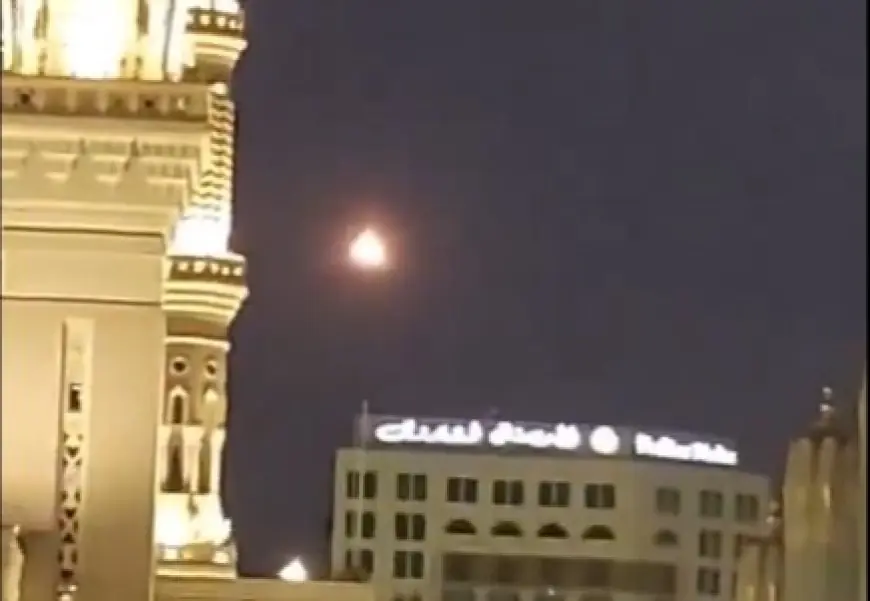 سماء المدينة المنورة تشهد جسما مجهولا (فيديو)
