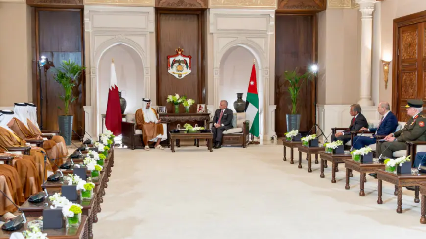 الملك وأمير قطر يبحثان تعزيز العلاقات الثنائية ويدينان التصعيد الإسرائيلي في غزة