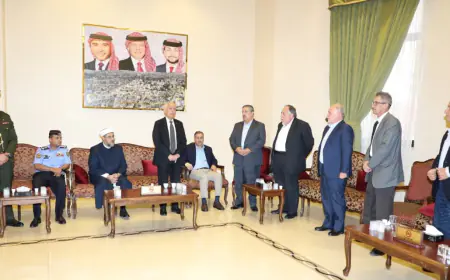 مندوبا عن الملك وولي العهد.. العيسوي يعزي آل فراج وعشيرة النوافعة