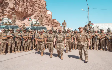 ولي العهد يتابع تمرينا تعبويا لكتيبة التدخل السريع (صور)