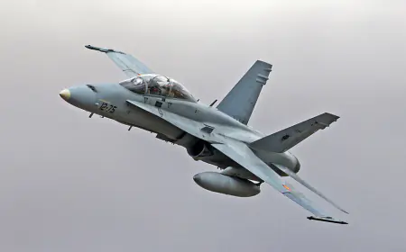 أربع مقاتلات (سوبر هورنت) في عداد المفقودين... سلسلة حوادث تربك البحرية الأمريكية