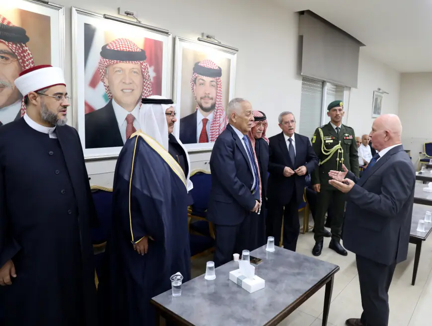 مندوبا عن الملك وولي العهد. العيسوي يعزي عشيرة المجالي