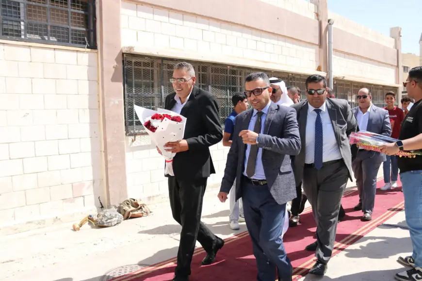مدرسة المرقب تحتفي بيوم المعلم (صور)