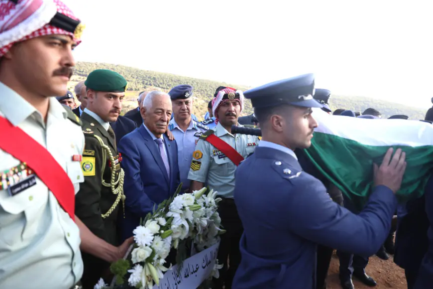 العيسوي يشارك في تشييع جثمان قائد سلاح الجو الأسبق اللواء القضاة