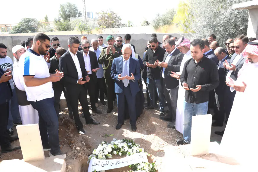 مندوبًا عن الملك وولي العهد.. العيسوي يشارك في تشييع جثمان الشاب فواز أبو تايه