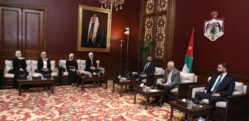العيسوي يلتقي وفدا من فريق ( إحنا بخير التطوعي )
