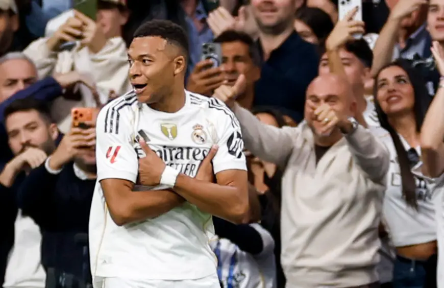 ريال مدريد يهزم برشلونة 2-1 ويبتعد بالصدارة بفارق 5 نقاط