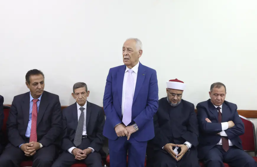 مندوبا عن الملك وولي العهد..العيسوي يعزي عشيرتي الدلابيح والعكور
