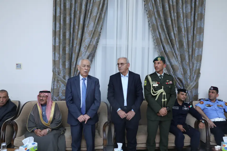 مندوبا عن الملك وولي العهد.. العيسوي يقدم واجب العزاء لــ(6) عشائر أردنية