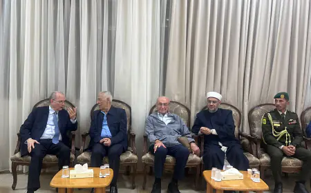 مندوبا عن جلالة الملك وسمو ولي العهد.. رئيس الديوان الملكي يعزي  بوفاة شقيق رئيس الوزراء الفلسطيني