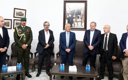 مندوبا عن الملك وولي العهد.. العيسوي يعزي آل حداد والعواملة