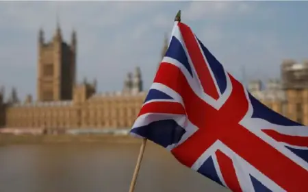 بريطانيا ترفع العقوبات عن الرئيس السوري أحمد الشرع قبيل لقائه المرتقب مع ترامب