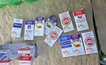 إغلاق بقالة في الرصيفة بعد ضبطها تبيع علكة مخالفة على شكل سجائر