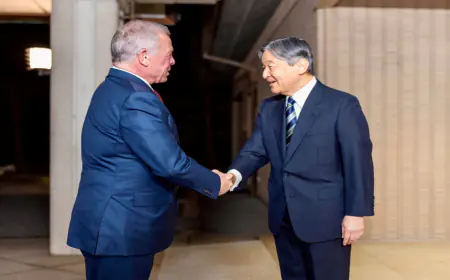 الملك يبحث مع إمبراطور اليابان الشراكة الاستراتيجية بين البلدين