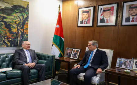 حسان يؤكد دعم الحكومة لإجراءات هيئة النزاهة للتعامل بجدية مع أي تجاوزات تعيق الاستثمار