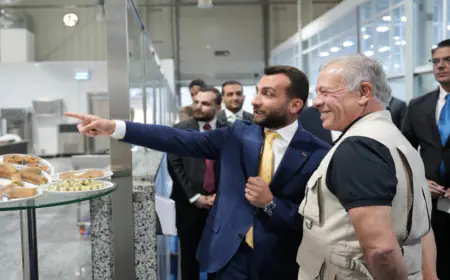 الملك يزور مصانع.. حبيبة وبرادايس والشركة الدولية للدواء