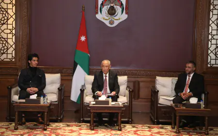 العيسوي يلتقي فعاليات شعبية وطلبة جامعيين